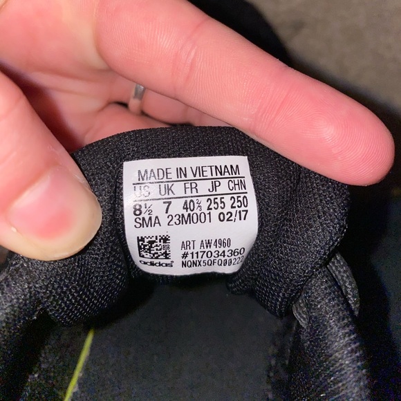 Black Adidas sneakers - Picture 5 of 5